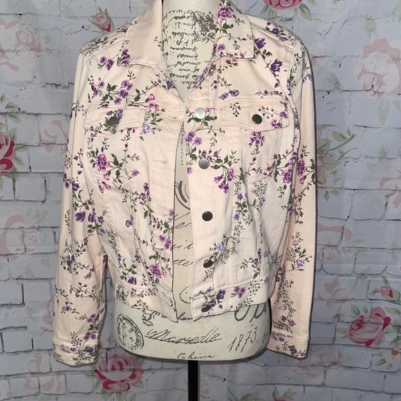 Candie's Jackets & Blazers - 🌼2 FOR $55🌼NWOT”Candies” Floral Denim Jacket